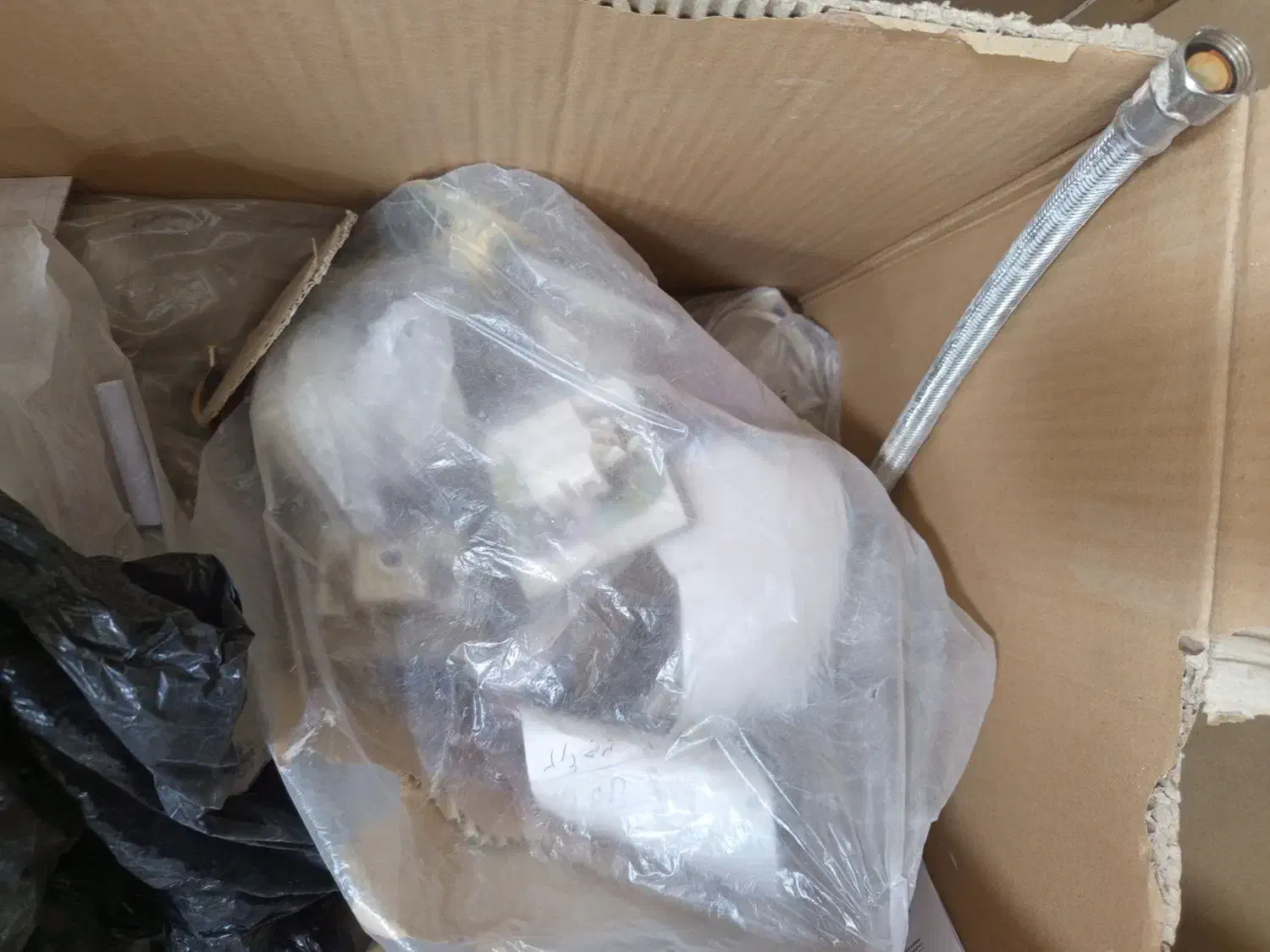 ضایعات کلید و پریز و آکاسیف و کارتن و ...|حراج|سبزوار, جنت|دیوار