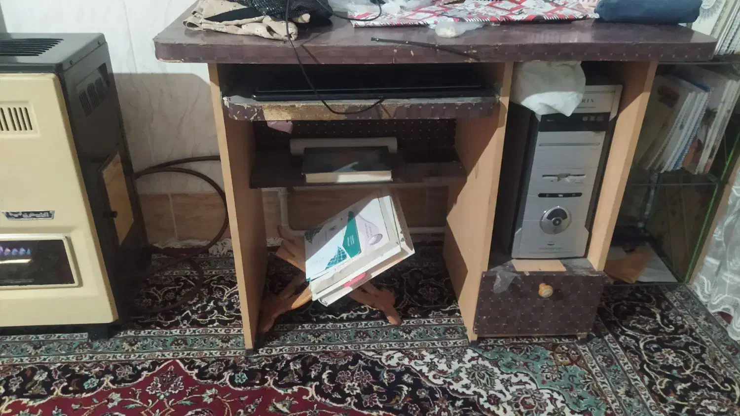 میز کامپیوتر|میز تحریر و کامپیوتر|قم, نیروگاه|دیوار