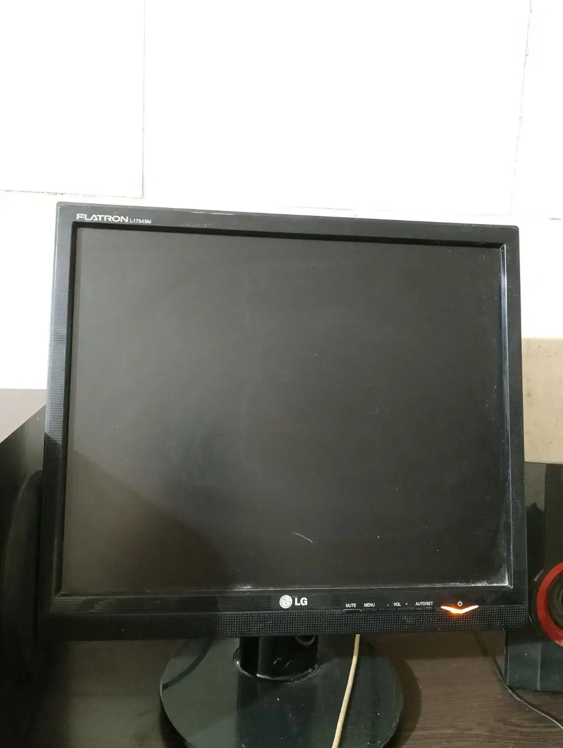 مانیتو ال جی 1754|قطعات و لوازم جانبی رایانه|فردیس, شهرک ۱۱۰|دیوار