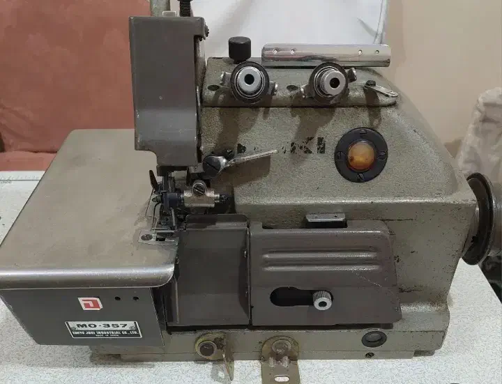 زیگزال ژوکی ۵نخ تمیز وسالم|چرخ خیاطی و ریسندگی|زرین دشت (همدان), |دیوار