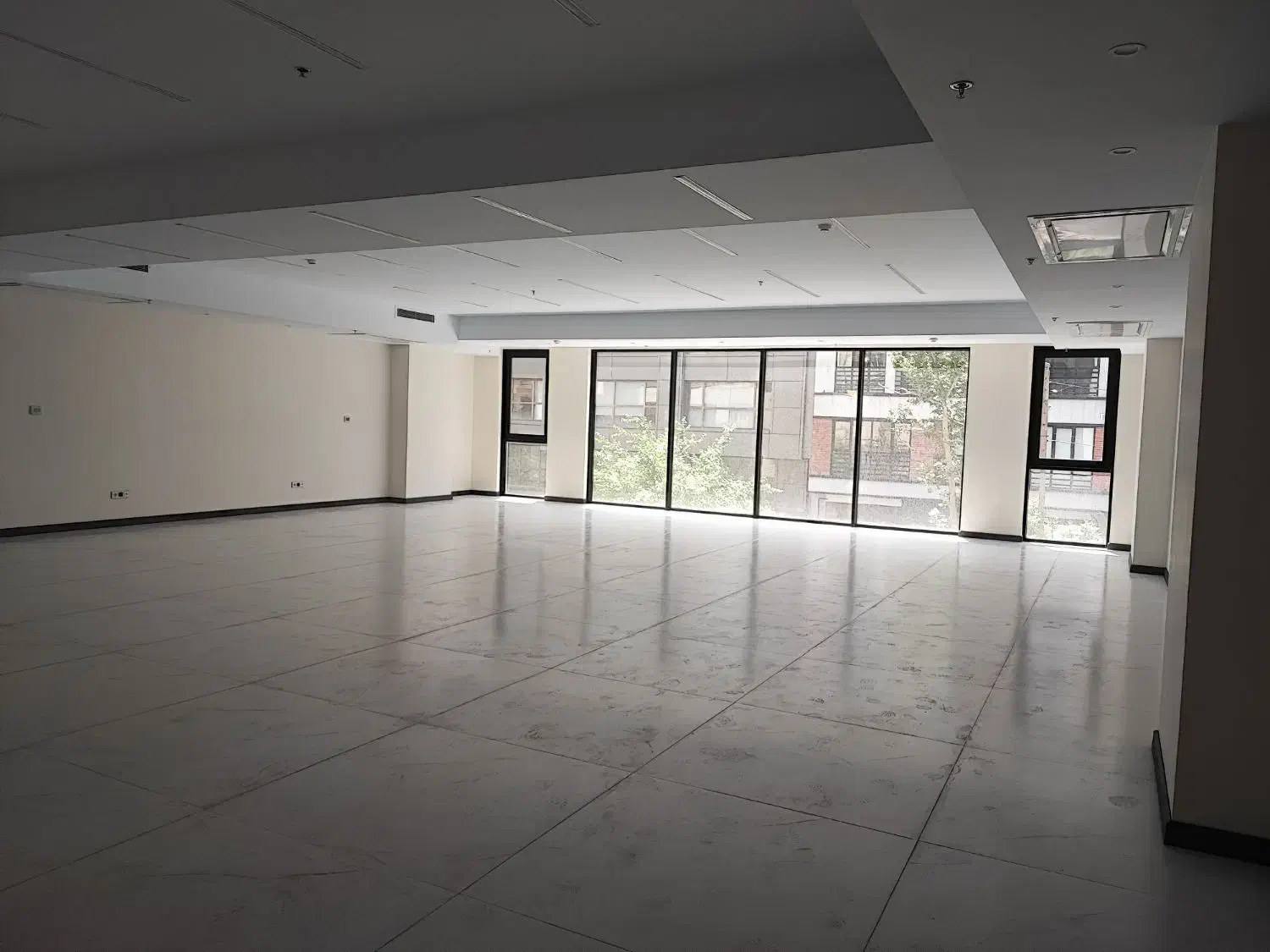 ۱۵۵۰مترمستغلات فلت اداری در آرژانتین|فروش دفتر کار، اتاق اداری، مطب|تهران, آرژانتین|دیوار