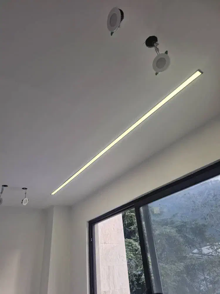 مونتاژ و نصب انواع لاین نوری|خدمات پیشه و مهارت|چالوس, |دیوار