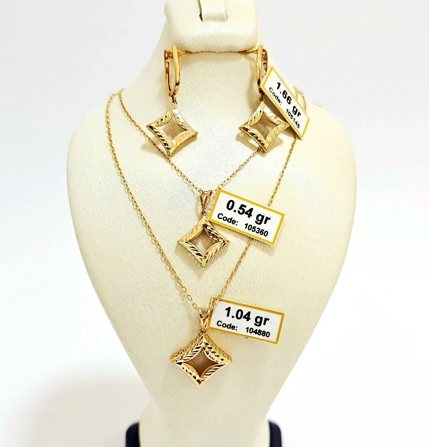 نیم ست طلا بدون زنجیر ونکلیف لوزی پلاک گوشواره|جواهرات|مشهد, ده دی|دیوار