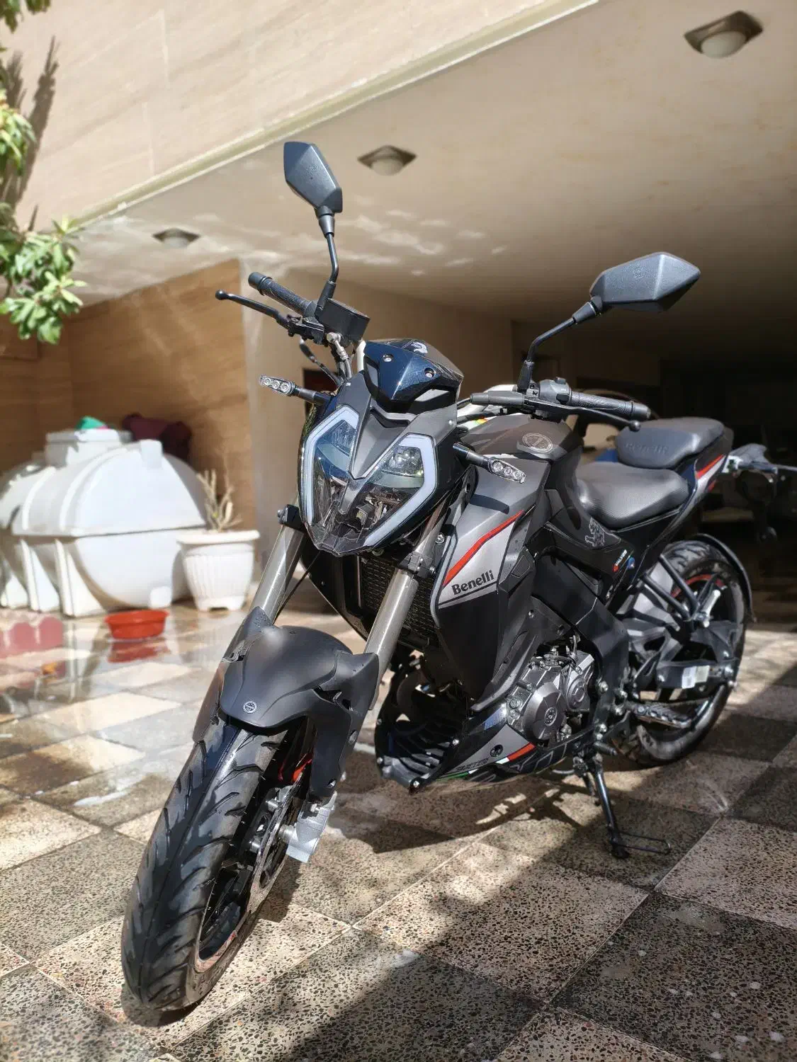 بنلی 180|موتورسیکلت|شیراز, سیلو|دیوار