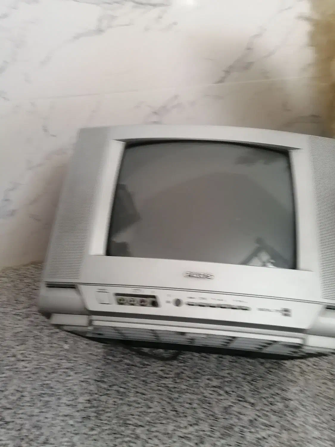 تلویزیون 14اینج سالم|تلویزیون و پروژکتور|شیراز, وزیرآباد|دیوار