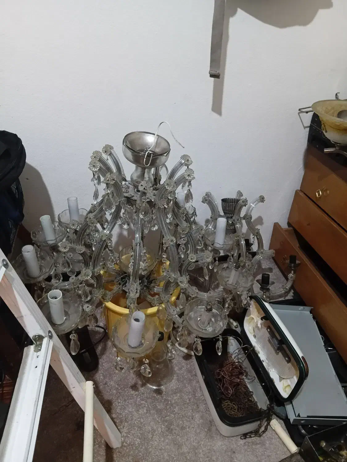 لوستر قدیمی|لوستر و چراغ آویز|پردیس, فاز ۴|دیوار