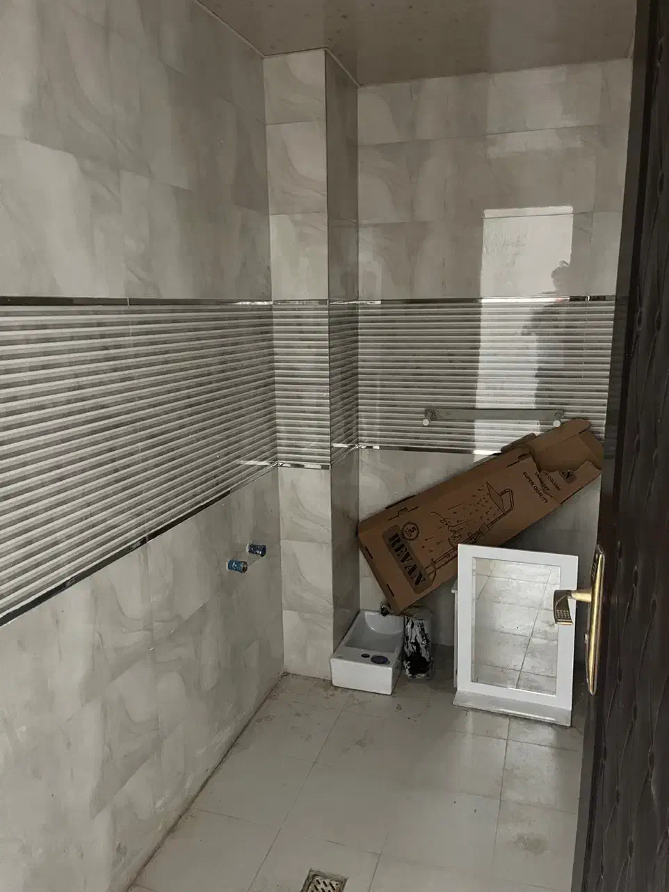 ۹۳ متر / شهرک شاهد / نقلی و خوش قیمت|فروش آپارتمان|گرمدره, |دیوار