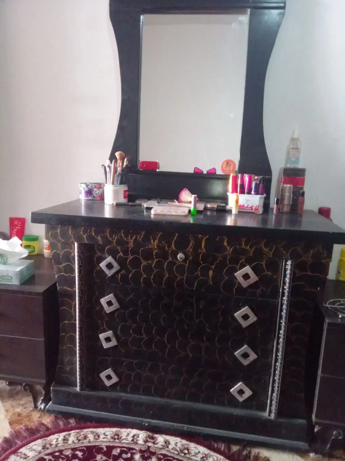 دراو و اینه مشکی ست در حد نو سالم|جاکفشی، کمد، دراور|کوهدشت, |دیوار