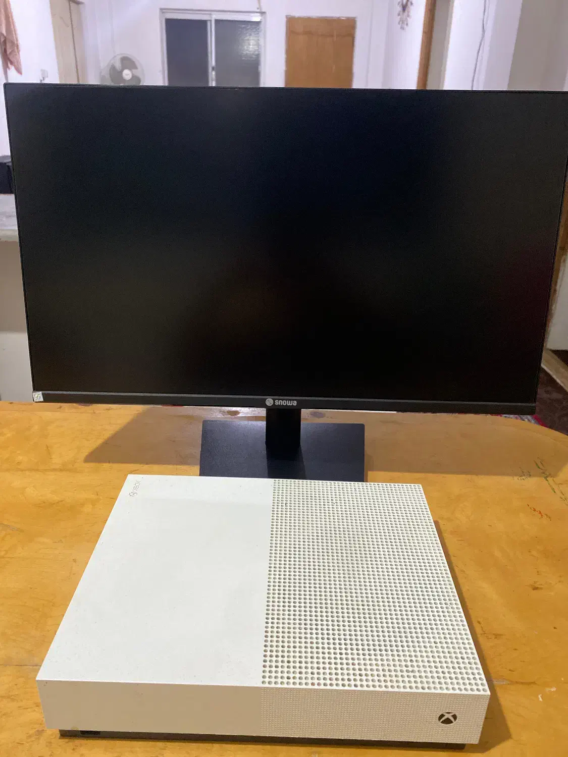 Xbox one s و ماینتور ۲۴ اینچ|کنسول، بازی ویدئویی و آنلاین|آمل, |دیوار