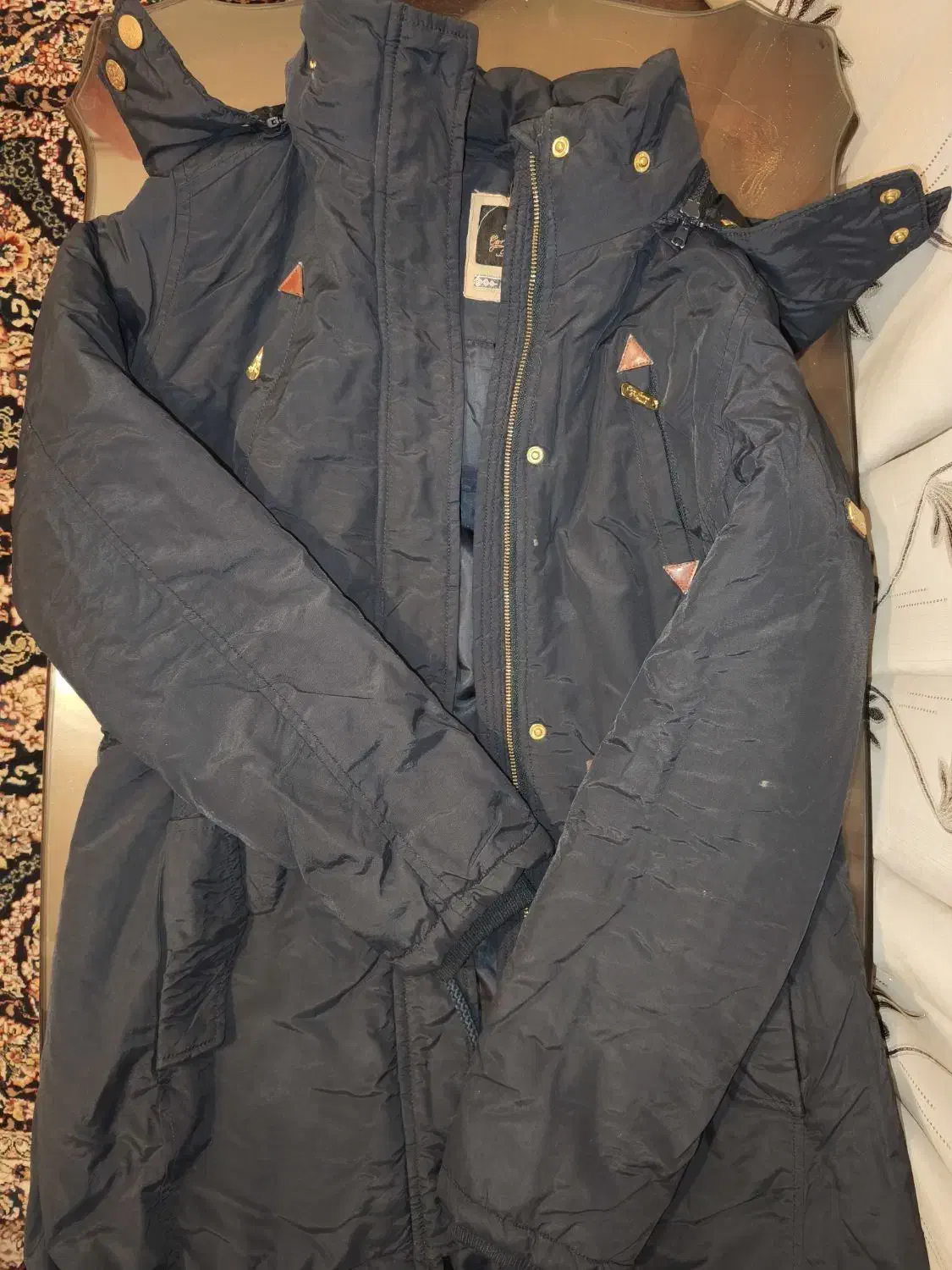 فروش یا معاوضه مانتو، پالتو و کاپشن درحد نو واقعی|لباس|تهران, فلسطین (میدان انقلاب)|دیوار