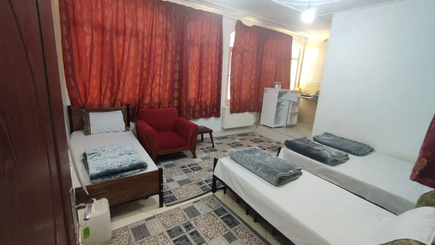 خانه مسافر آیه با پارکینگ نزدیک حرم|اجارهٔ کوتاهمدت آپارتمان و سوئیت|قم, قم نو|دیوار