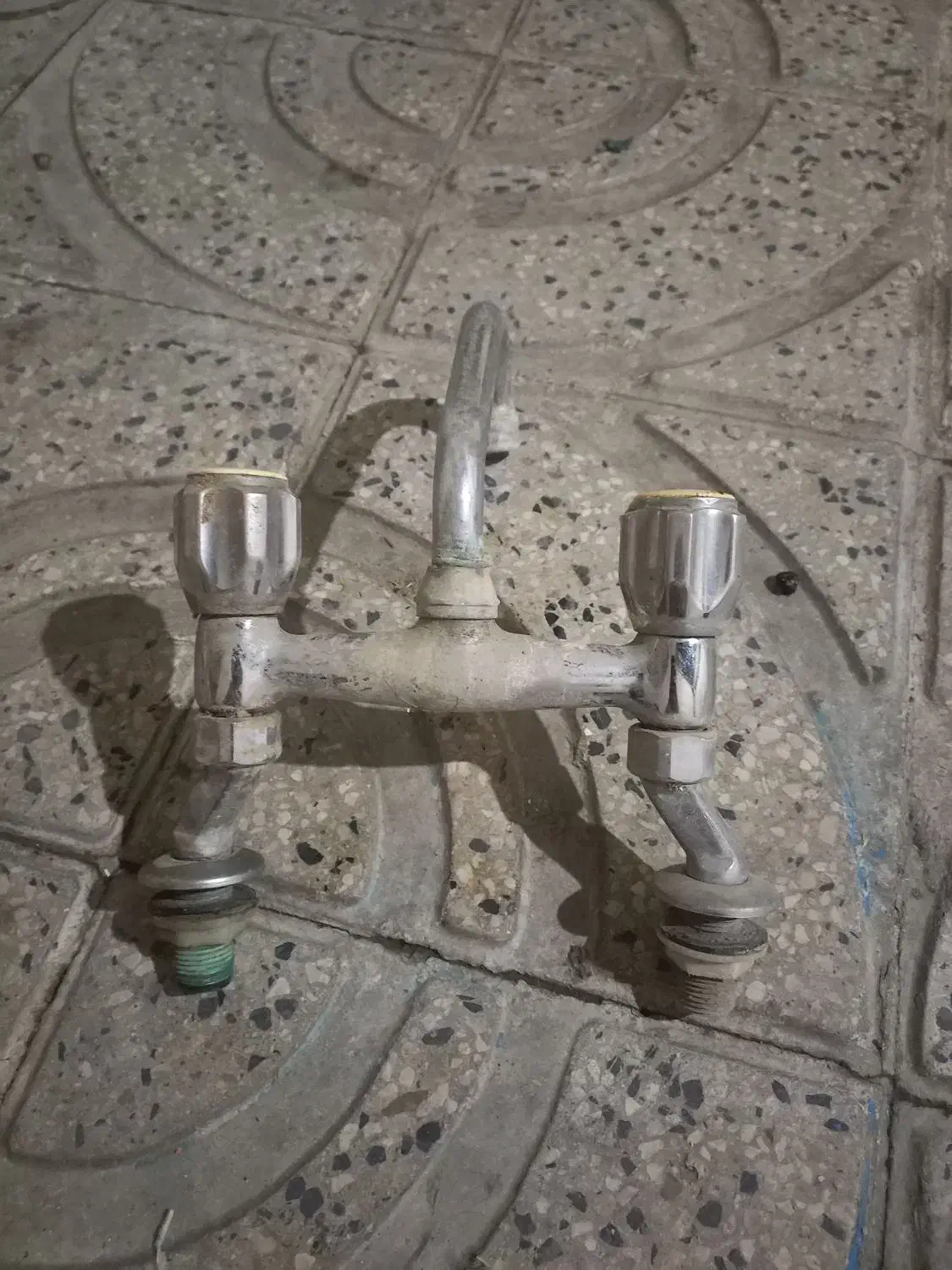 شیرآلات|لوازم سرویس بهداشتی|همدان, |دیوار