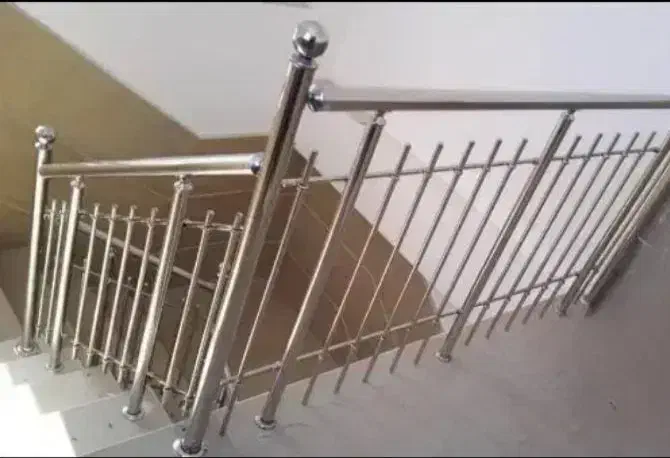 نرده استیل حفاظ راه پله حفاظ بانکی پشت پنجره وغیره|خدمات پیشه و مهارت|مرودشت, ابوذر شمالی‎|دیوار