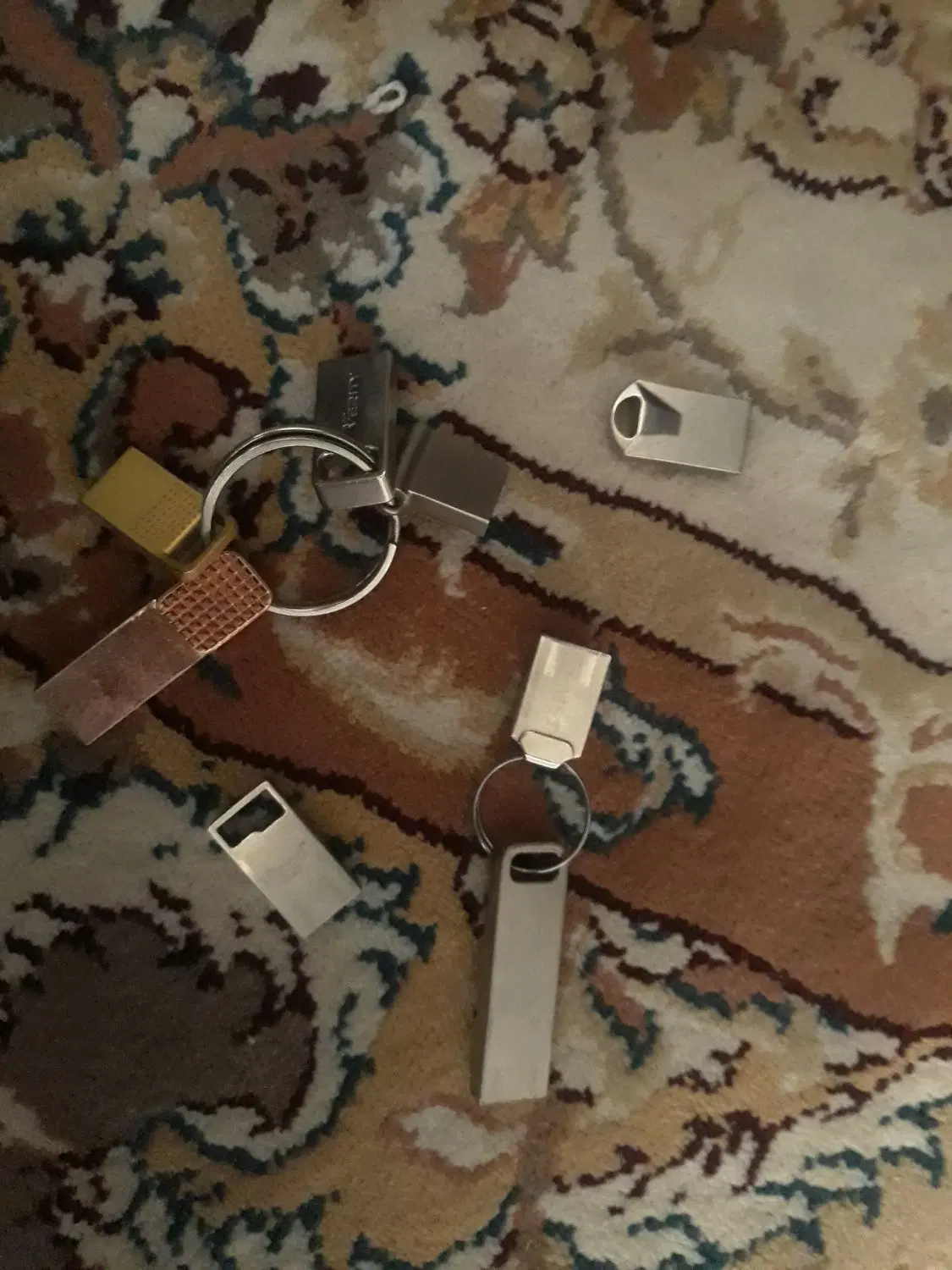فلش USB|لوازم جانبی موبایل و تبلت|قم, شهید صیاد شیرازی|دیوار