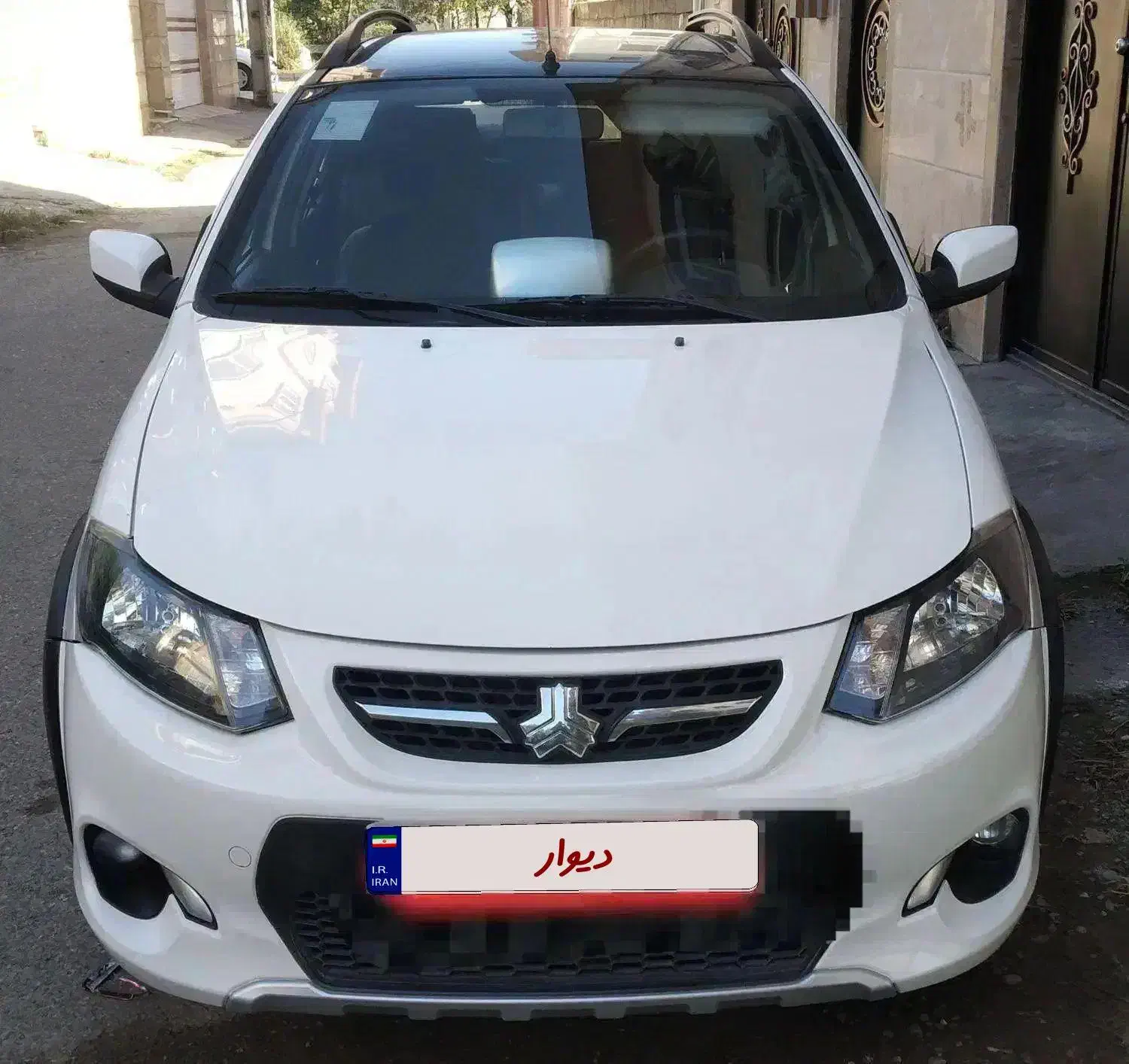 کوئیک R سفید مشکی مدل ۱۴۰۰ با کارکرد ۶۱۰۰۰ کیلومتر|خودرو سواری و وانت|رودسر, |دیوار