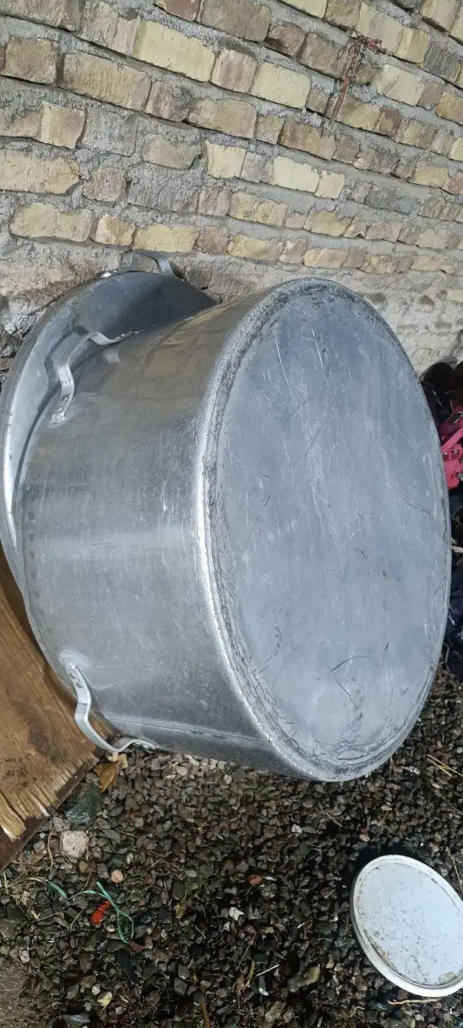 دیگ بزرگ آشپزی|ظروف پخت‌وپز|نیشابور, فضل|دیوار