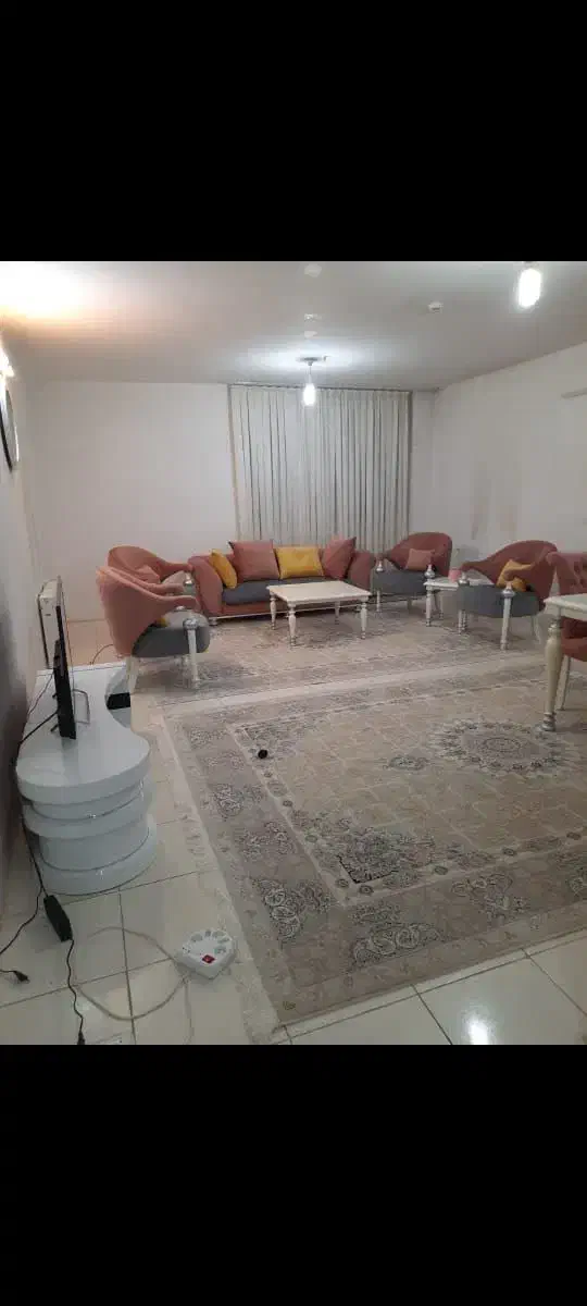 فروش مبلمان بهمراه میزناهار خوری ۴ نفره|مبلمان خانگی و میز عسلی|فولادشهر, C1|دیوار