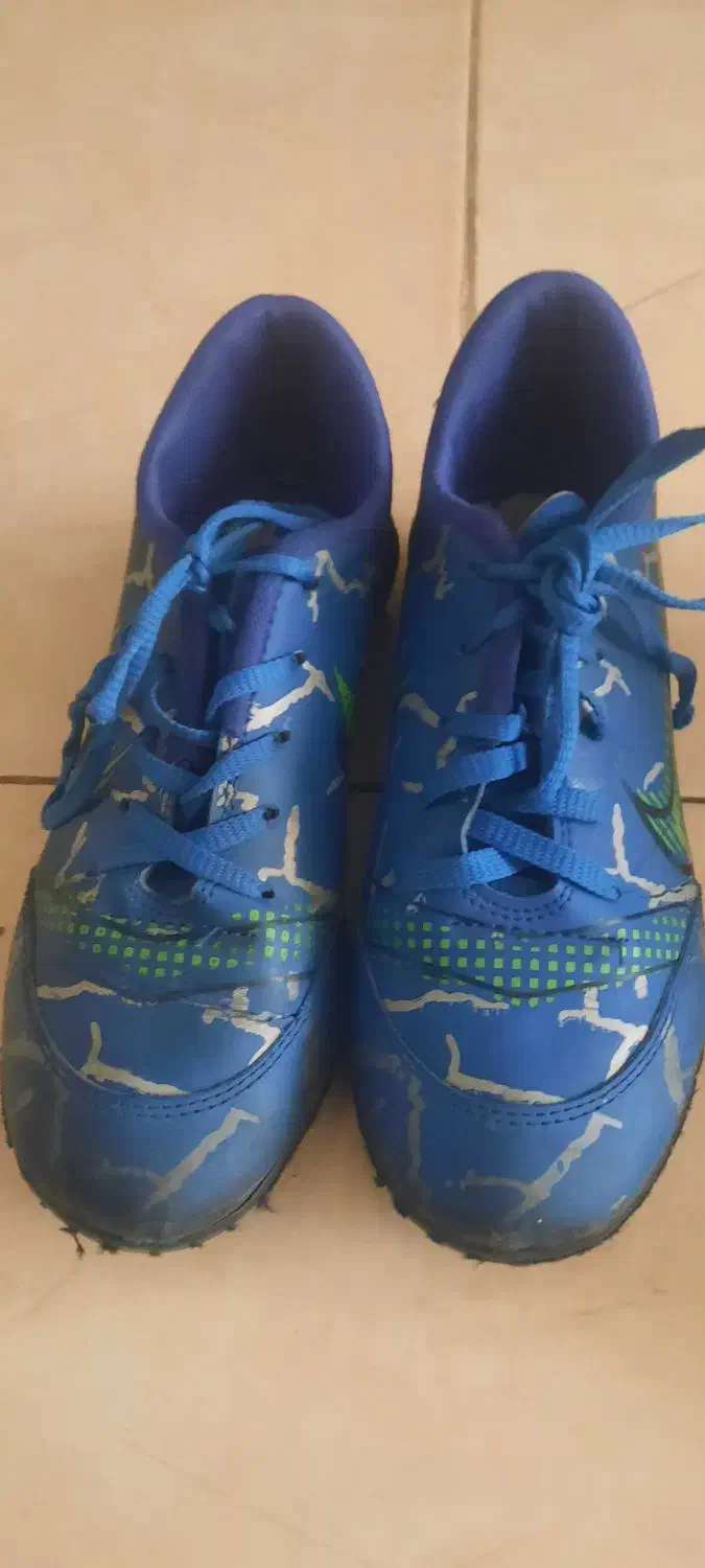 کفش فوتبال|کیف، کفش، کمربند|شیراز, کاراندیش|دیوار