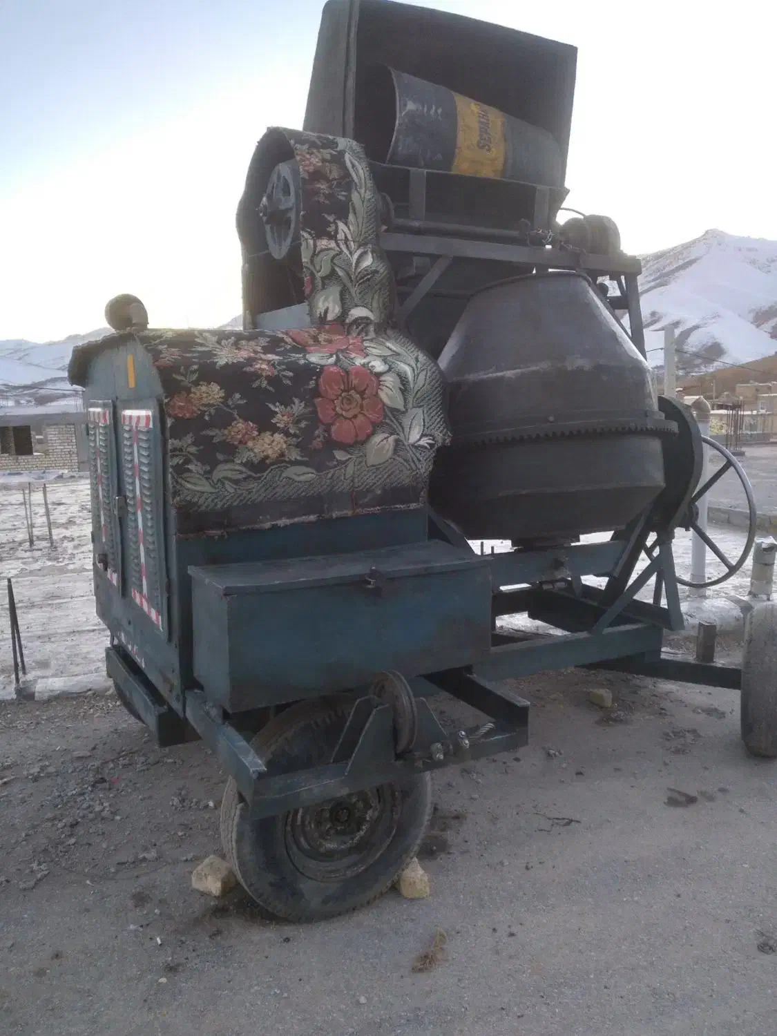 بتن ریزی بادستگاه خلاطه کویتی مجهزبه بالابرخودکار|خدمات پیشه و مهارت|اردبیل, |دیوار