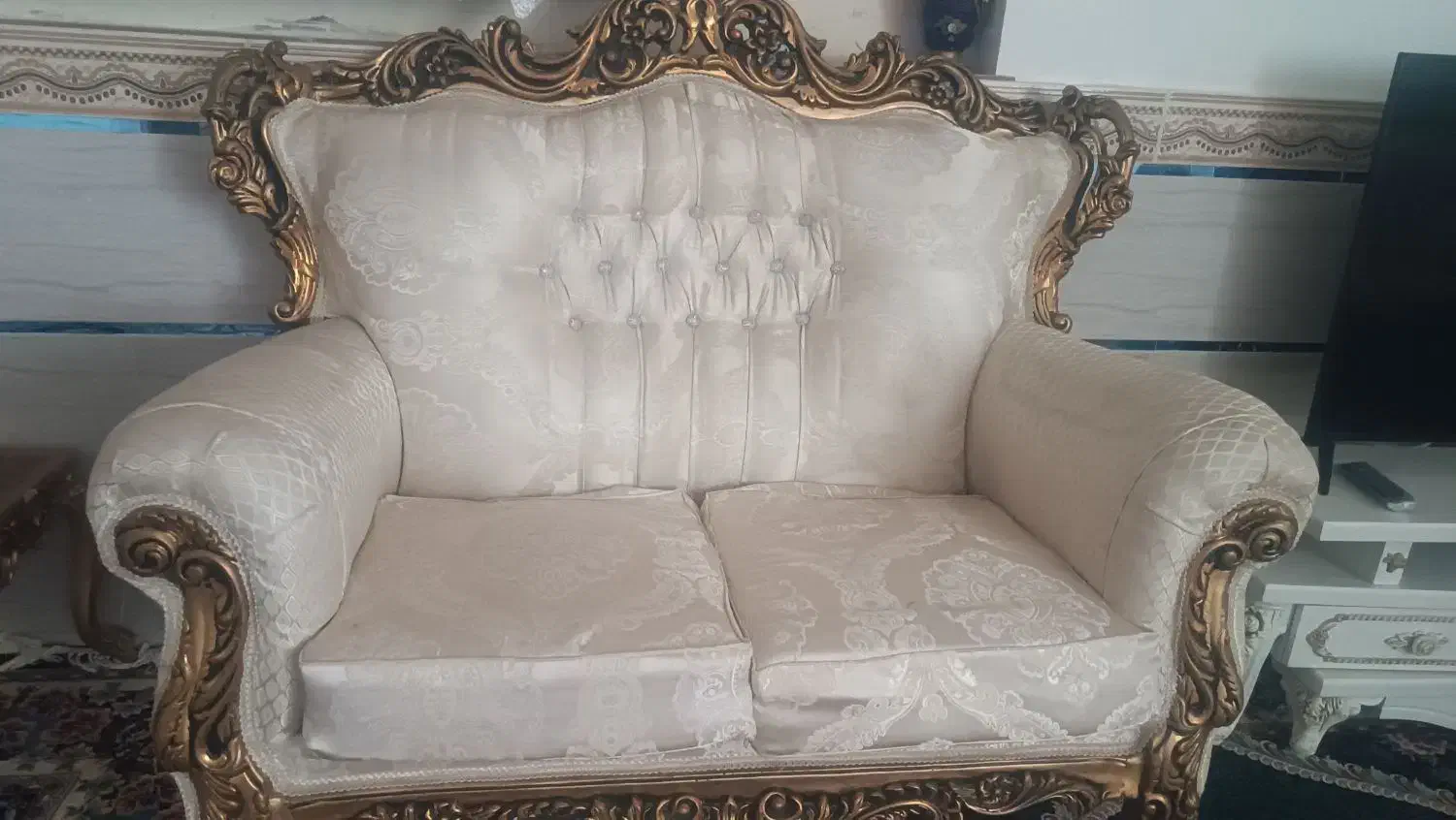 مبل|مبلمان خانگی و میز عسلی|اسفرورین, |دیوار