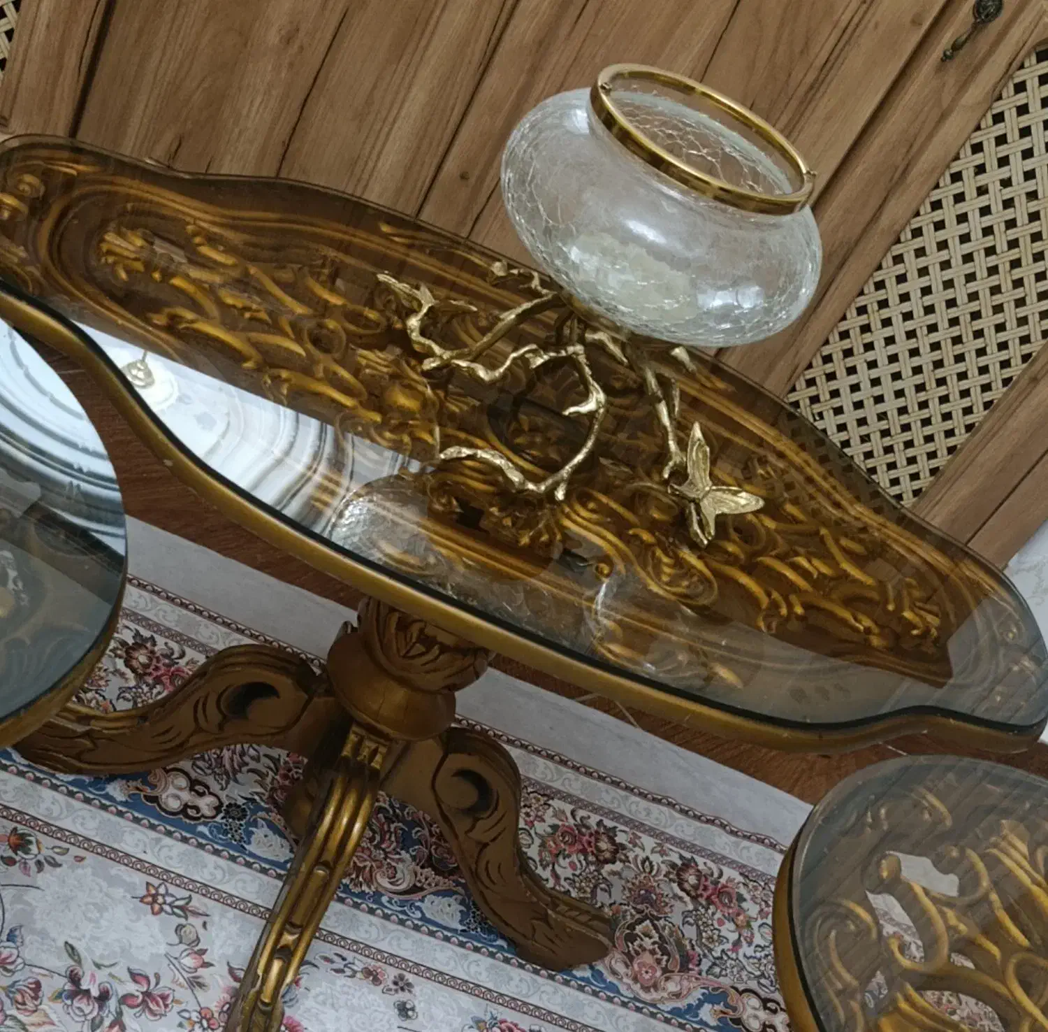 جلو مبلی و میز عسلی تمام چوب منبت کار دست|مبلمان خانگی و میز عسلی|رشت, دیانتی|دیوار