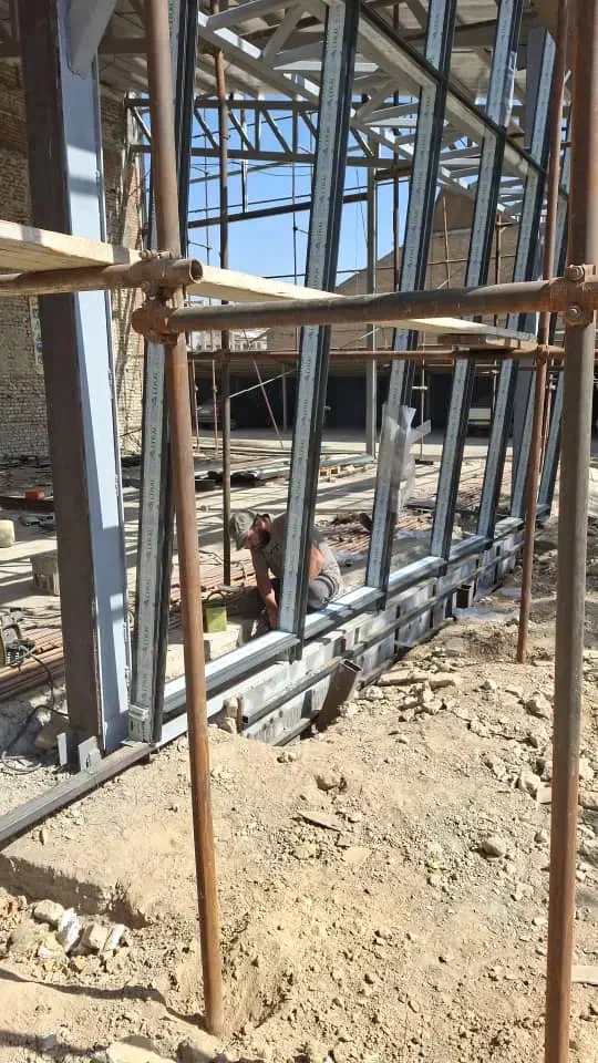 کرتین وال ، پنجره ، هندریل ، لوور و کلیه خدمات نما|خدمات پیشه و مهارت|قم, سالاریه|دیوار