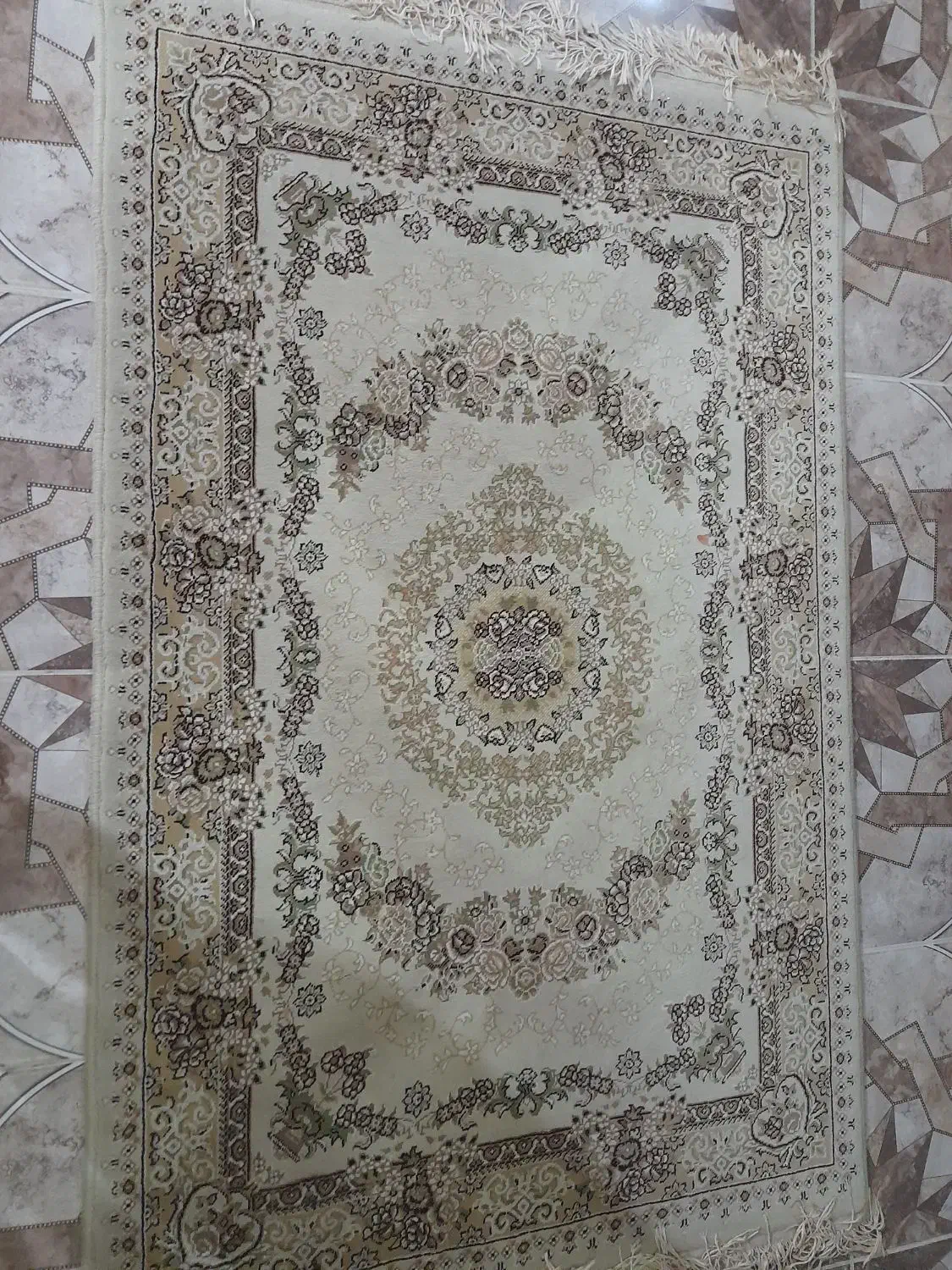 دو تخته فرش دو متری|فرش|رشت, لاکان|دیوار