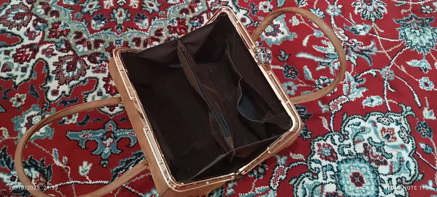 کیف و کفش|کیف، کفش، کمربند|اردبیل, |دیوار