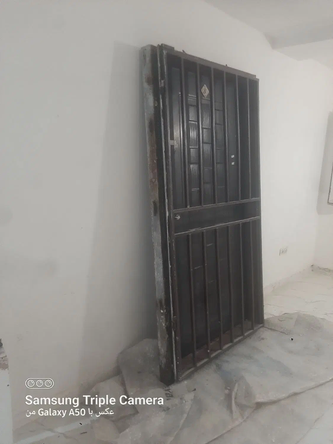 فروش یک عدد درب ورودی با محافظ|مصالح و تجهیزات ساختمان|بندرعباس, |دیوار