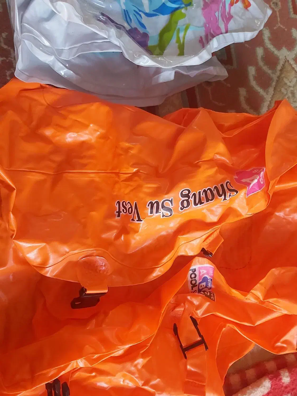 یک جلیقه کیک تیوپ خارجی شنا|غواصی و ورزش‌های آبی|بهبهان, |دیوار