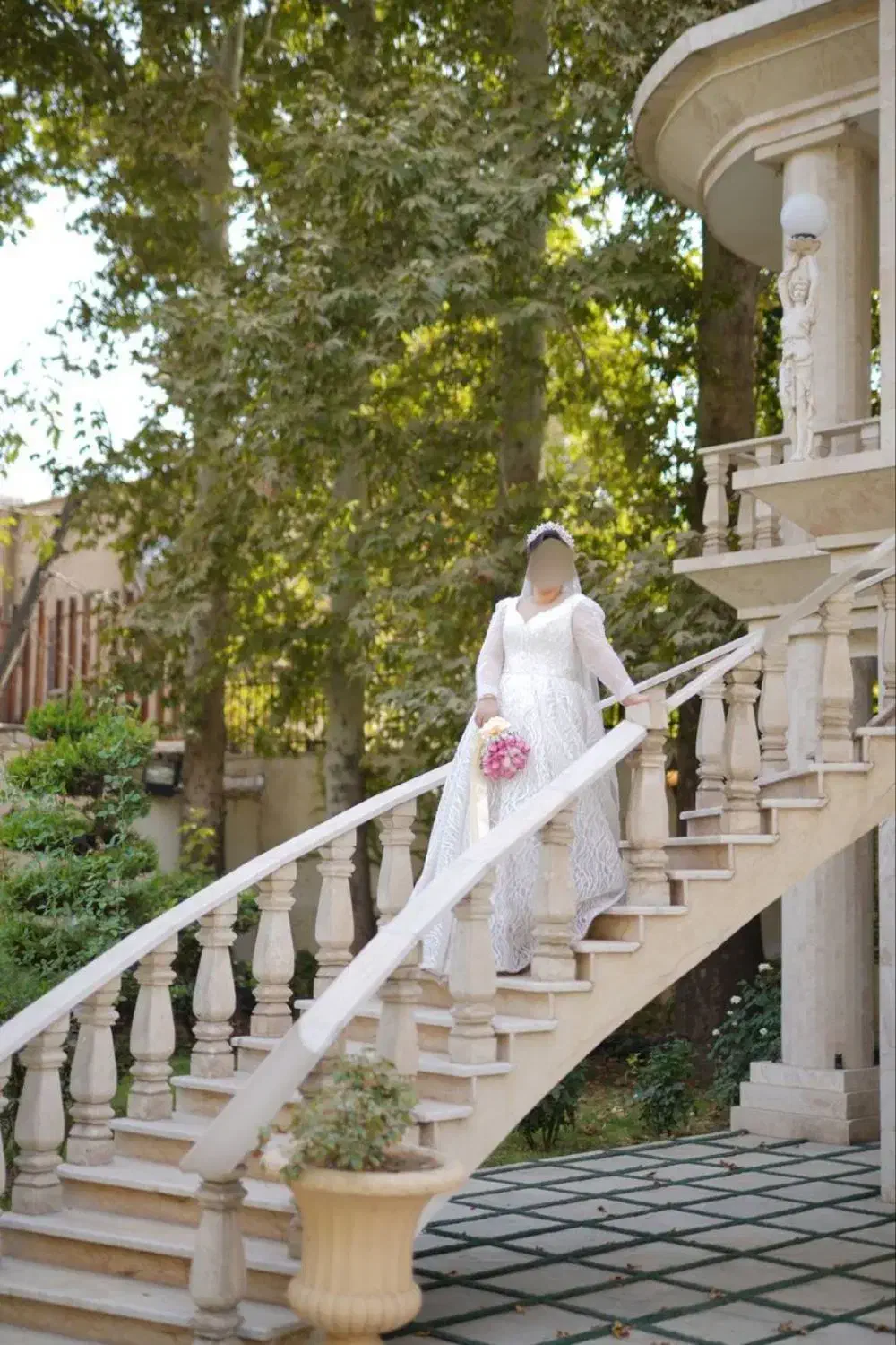 اجاره لباس عروس سنگدوزی شده|لباس|کرج, باغ سیب|دیوار