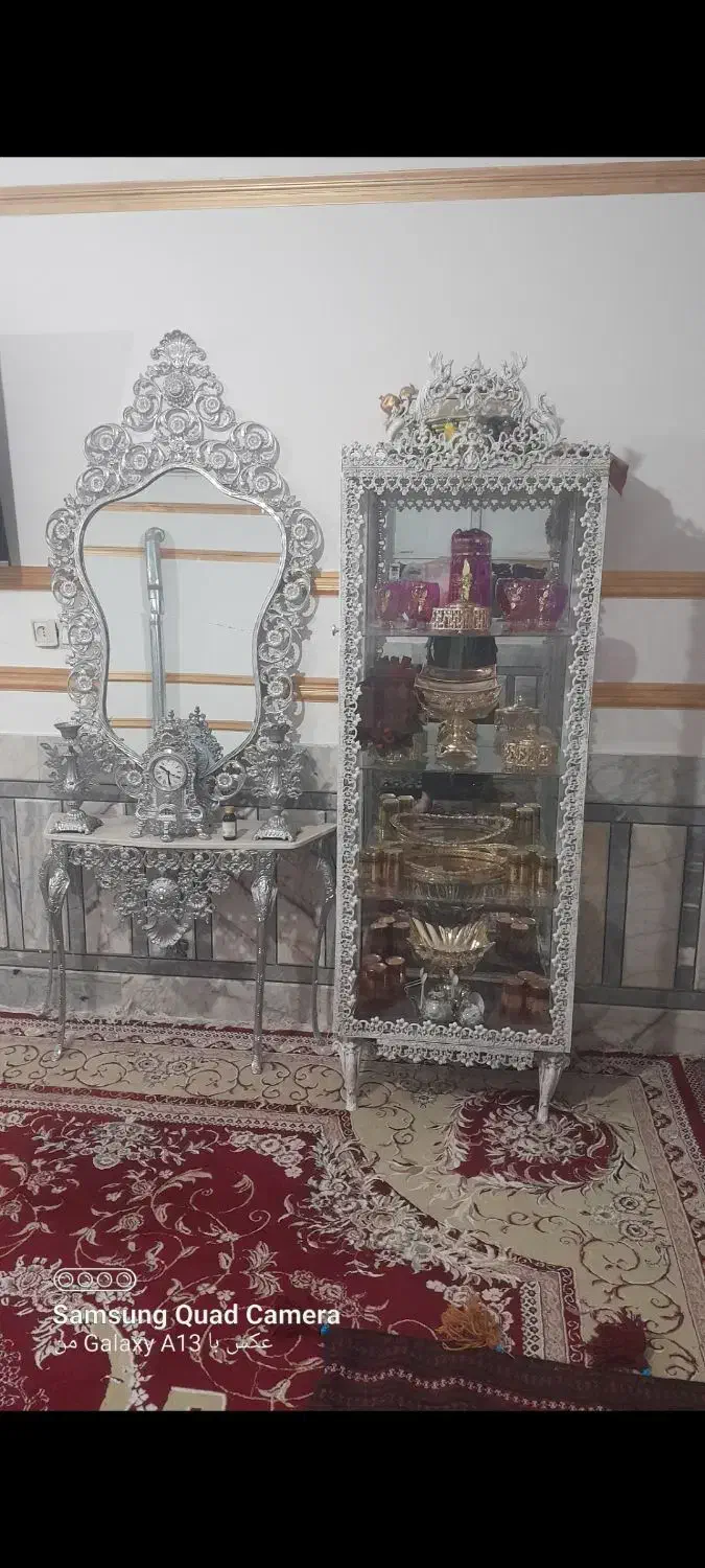 ویترین ،ساعت و آینه شمعدان درحد نو|بوفه، ویترین، کنسول|لردگان, |دیوار