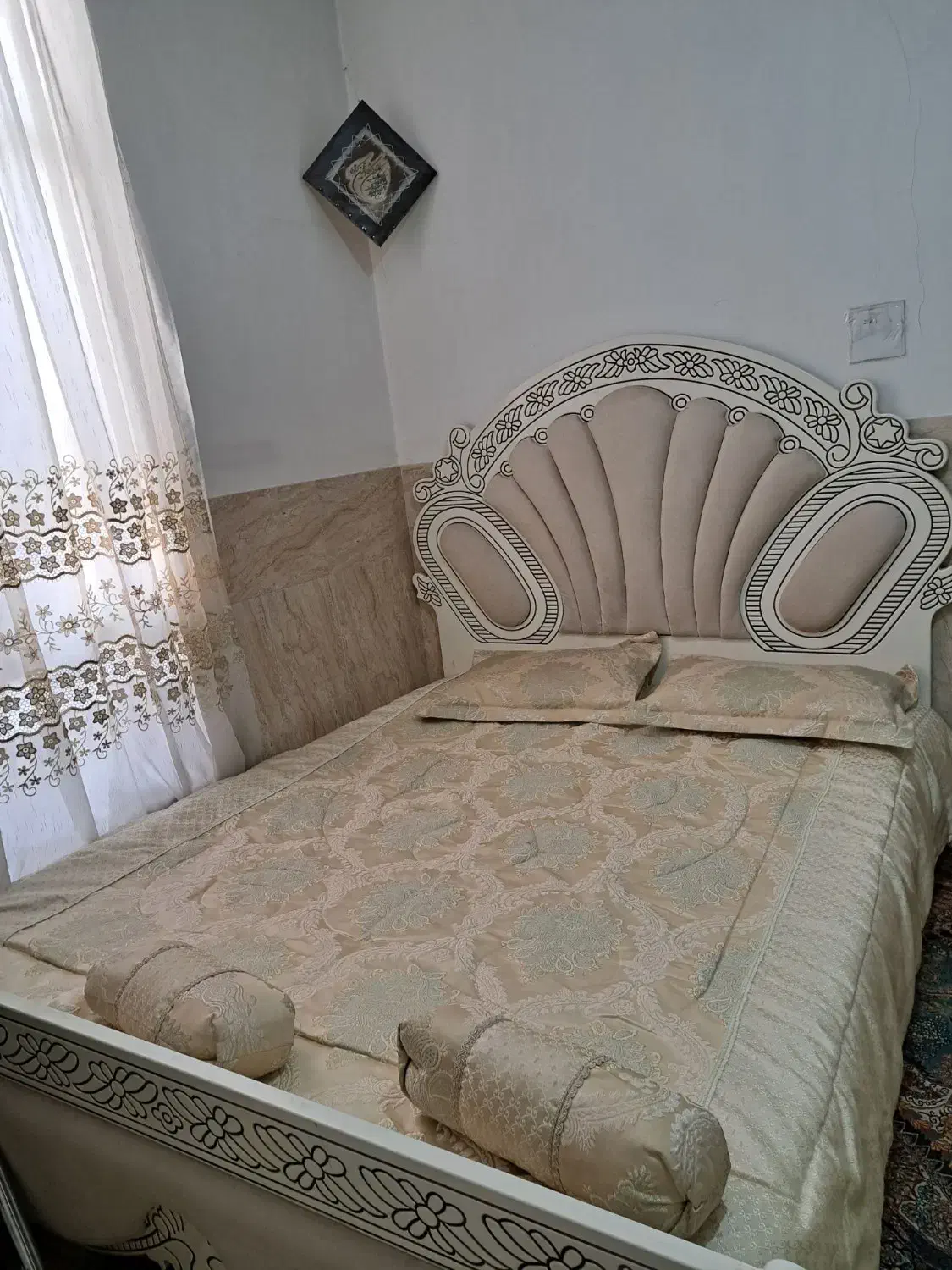 تعدادی لوازم منزل در حد نو مناسب جهیزیه عروس|مبلمان خانگی و میز عسلی|سیرجان, |دیوار