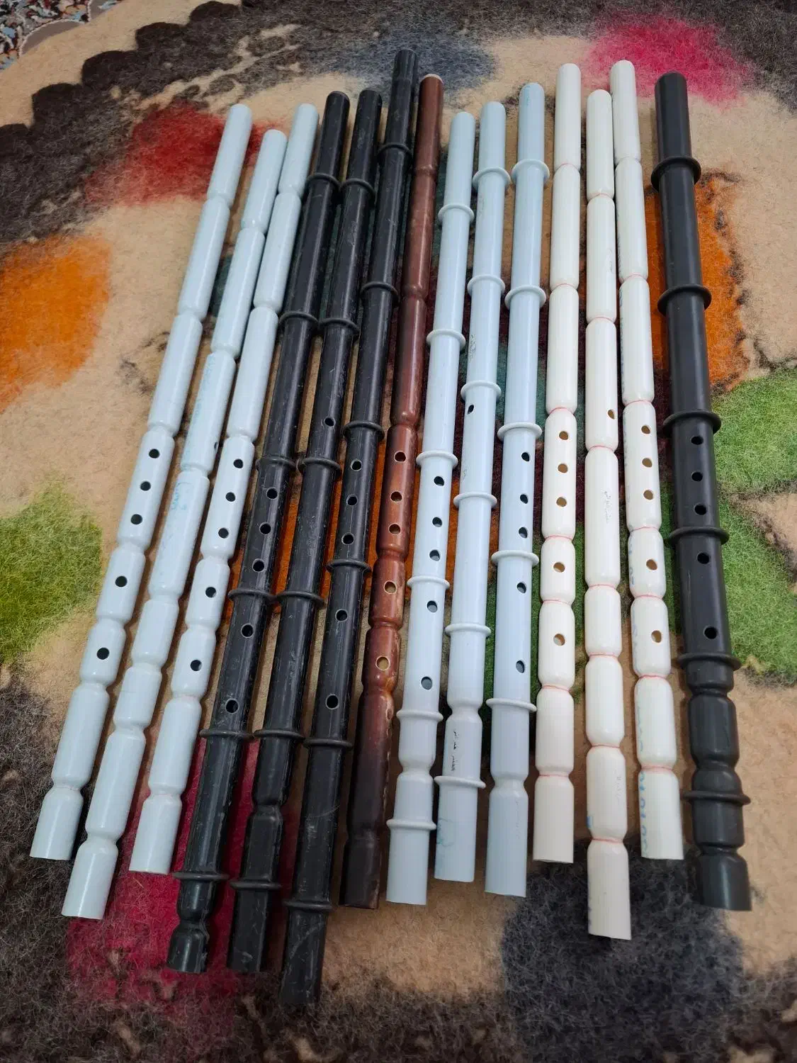 نی لبی عشایری در اِستهبان|سازهای بادی|استهبان, |دیوار