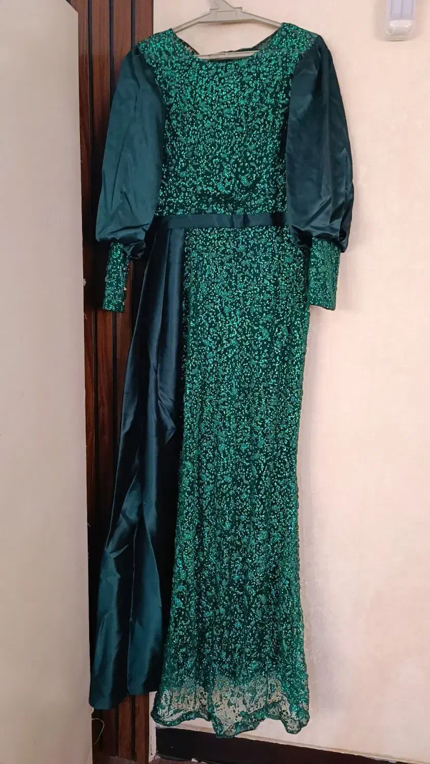 لباس مجلسی|لباس|ساری, |دیوار