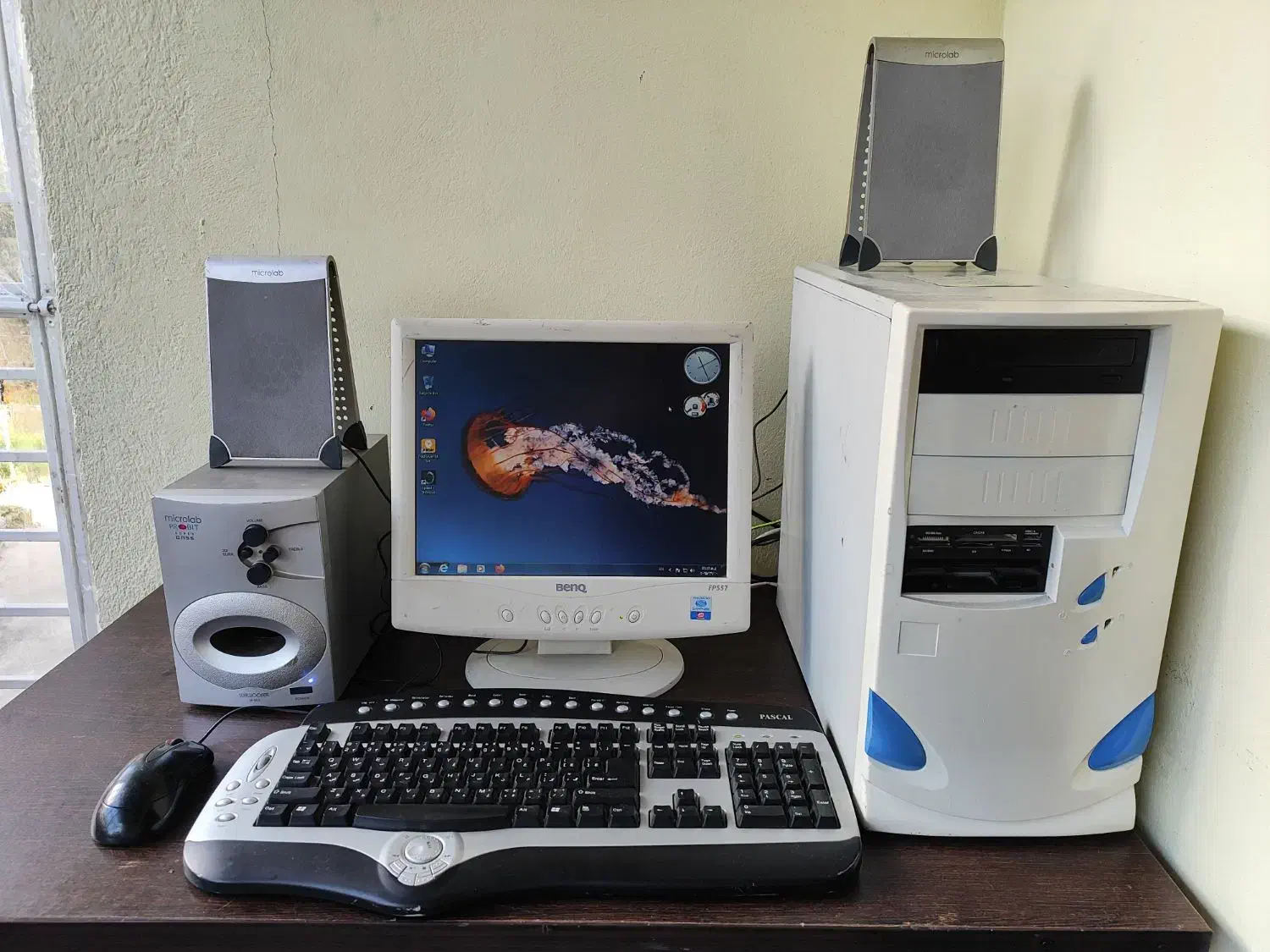 کامپیوتر ۶۳۰۰ با رم ۴ ddr2 هارد ۲۵۰ گرافیک ۱|رایانه رومیزی|چالوس, |دیوار