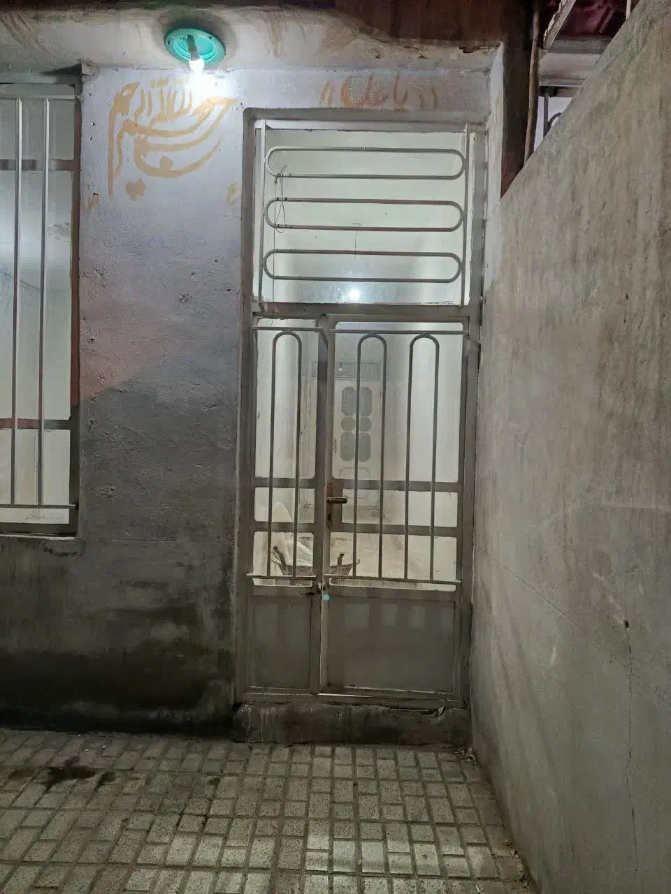 درب و پنجره آهنی|مصالح و تجهیزات ساختمان|مشهد, نیزه|دیوار