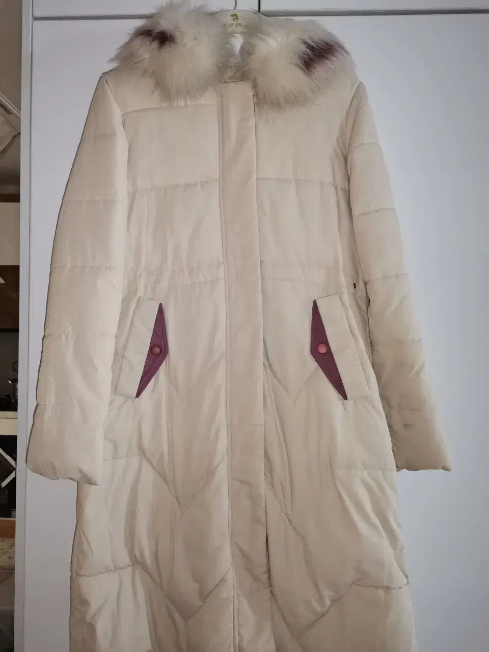 بارانی|لباس|قم, دانشگاه قم|دیوار