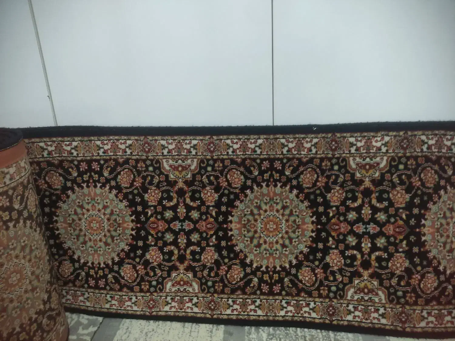 کناره فرش|فرش|گلستان (تهران), |دیوار