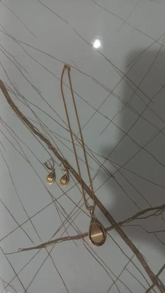 نیم ست و زنجیر ۱۲گرم النگو دو عدد|جواهرات|اراک, |دیوار