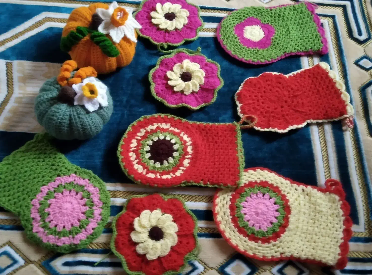 انواع بافتنی کاموا فروشی شهر اسالم روستا لمرسفلی|لوازم خیاطی و بافتنی|اسالم, |دیوار