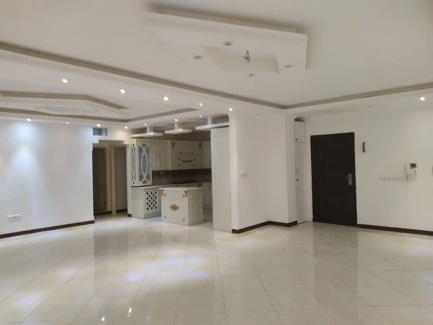 آپارتمان ۱۱۲ متر دو خوابه خوش نقشه|اجارهٔ آپارتمان|تهران, باغ خزانه|دیوار