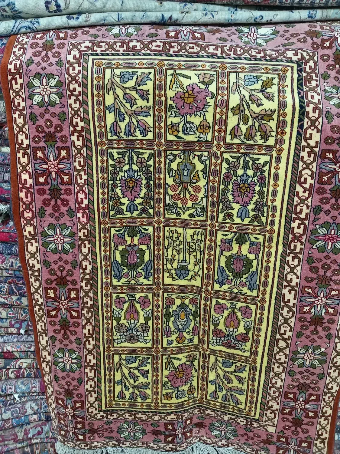 قالیچه دستبافت گل ابریشم|فرش|بهارستان, |دیوار