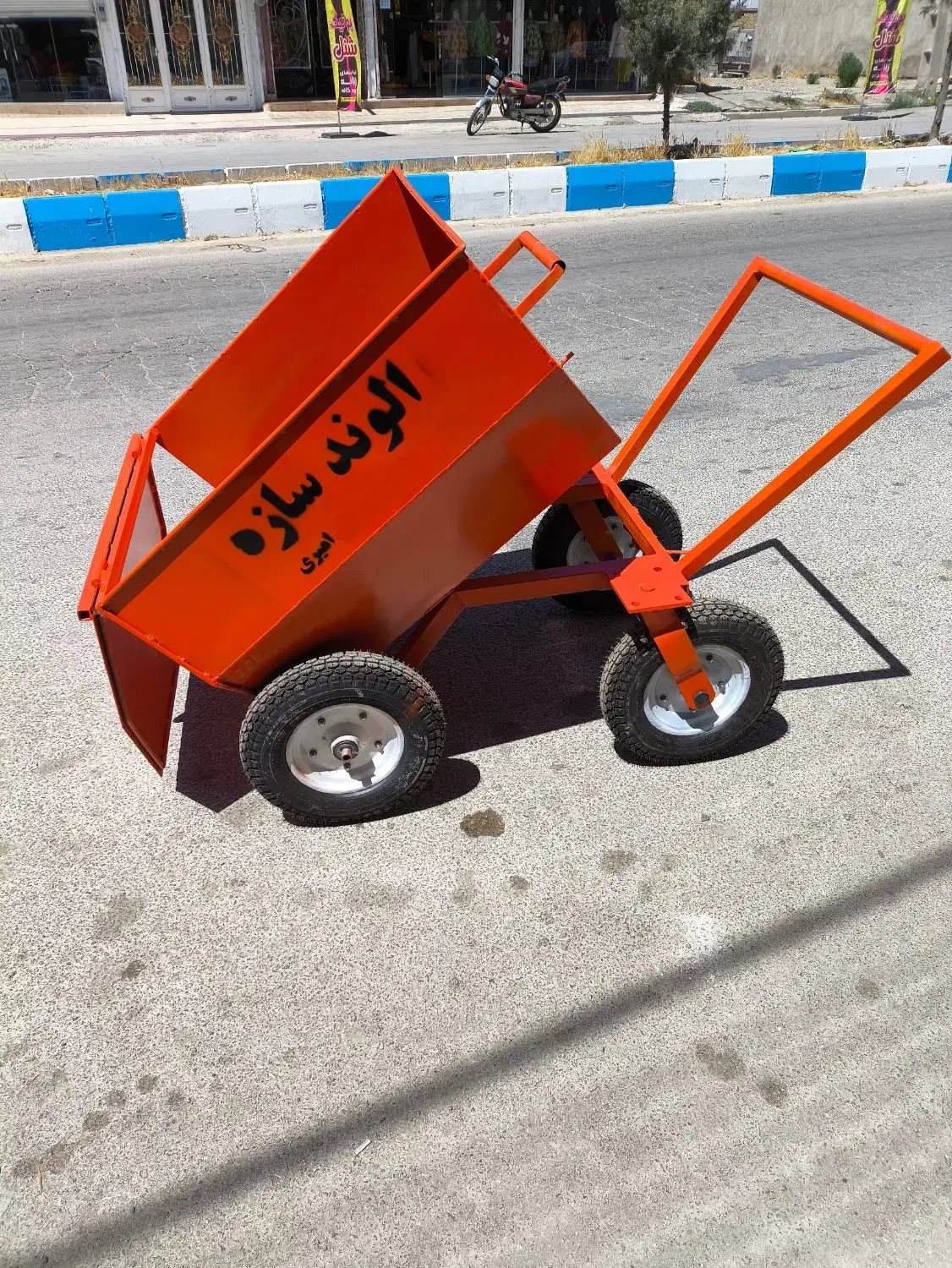 طراحی وتولید انواع فرغون و چهارچرخ با بهترین کیفیت|مصالح و تجهیزات ساختمان|درگزین, |دیوار