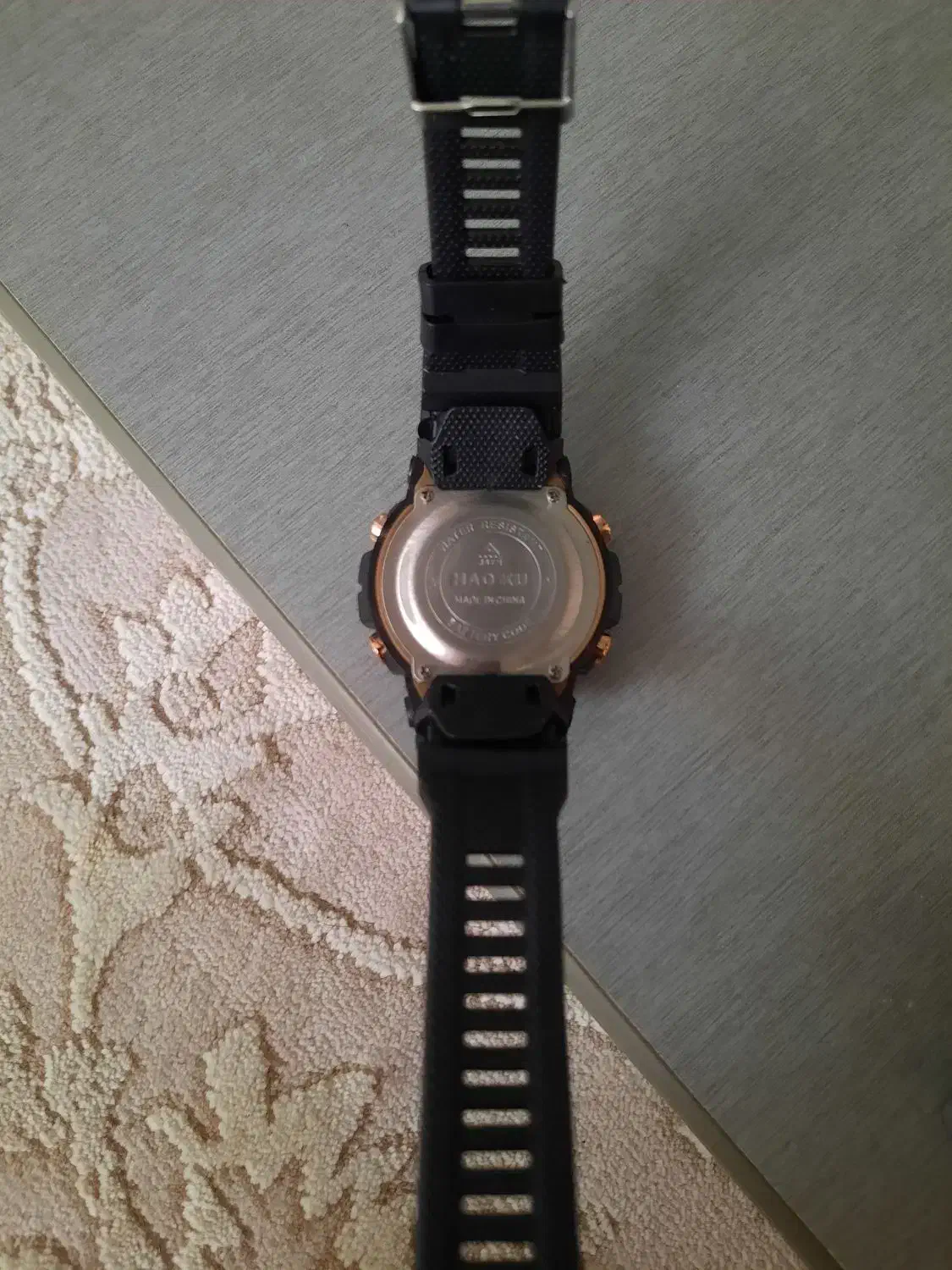 ساعت هاکو|ساعت|مشهد, هفت تیر (نه دره)|دیوار