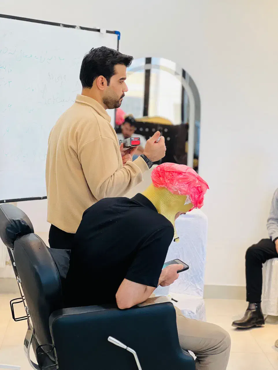 آموزش آرایشگری (با درآمد بالا)|خدمات آموزشی|سقز, |دیوار