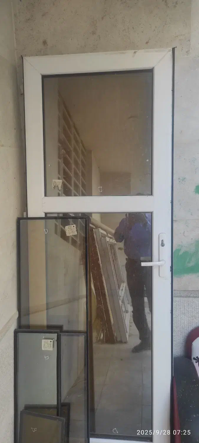 فروش درب و پنجره دو جداره با فریم یو پی وی سی|مصالح و تجهیزات ساختمان|شیراز, حافظیه|دیوار