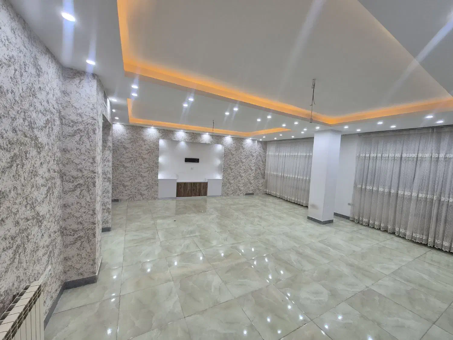 اپارتمان۱۳۰ متری دو خوابه جهت اجاره|اجارهٔ آپارتمان|سنندج, |دیوار