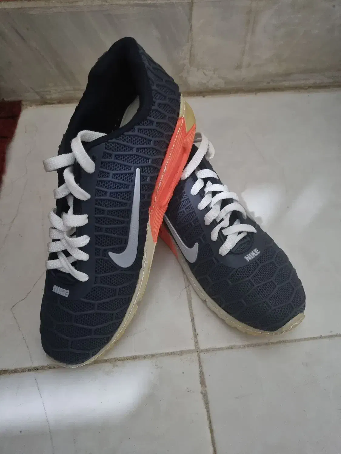 کتونی پسرانه|کیف، کفش، کمربند|قم, باغ کرباسی|دیوار