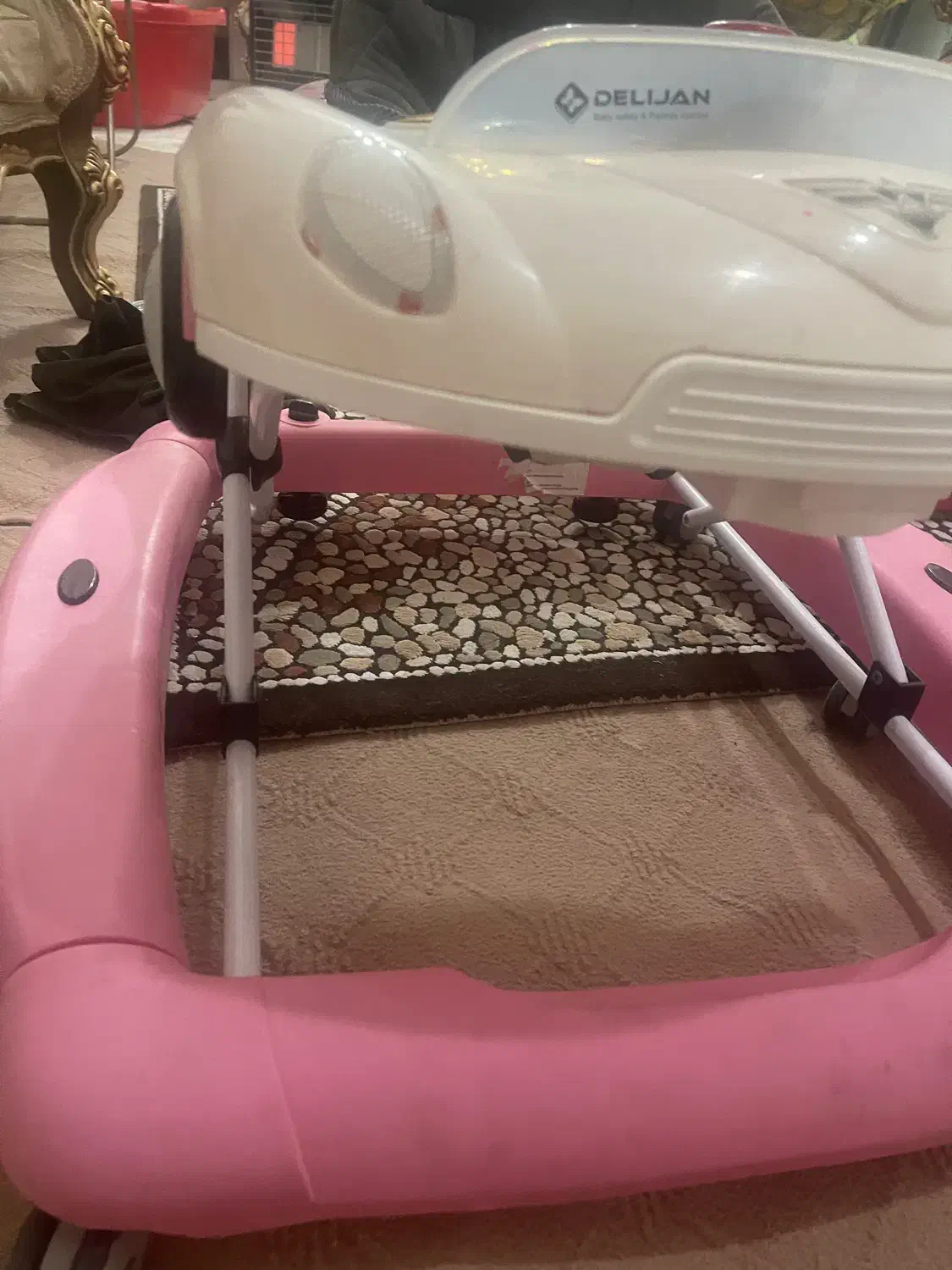 روروکروک|کالسکه و لوازم جانبی|باسمنج, |دیوار